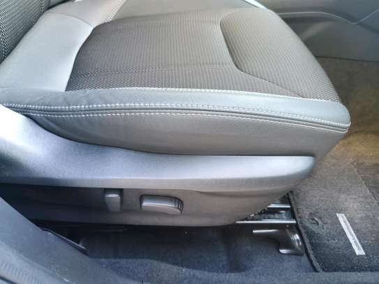 Subaru Forester sk9 2018 white image 5