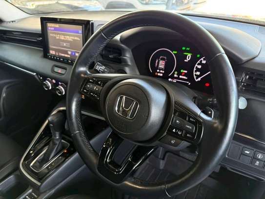NEW SHAPE HONDA VEZEL e-HEV image 10