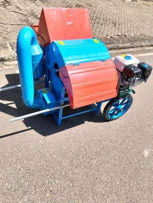 Multifunctional grain thresher powered by 7.5hp engine image 25