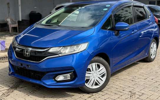 Make Honda fit blue color fully loaded 2019 model. image 5