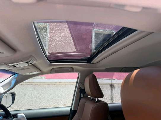 Toyota land cruiser prado TXL image 8