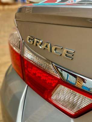 Make Honda Grace 2019 model silver color. image 8