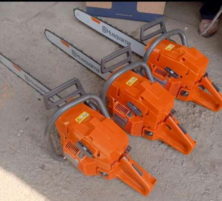 Husqvarna chainsaw image 3