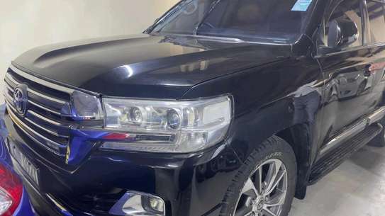 LANDCRUISER ZX V8 DIESEL 2010 FACE LIFT 2018MODEL image 6