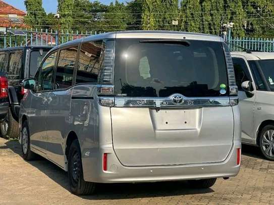 Toyota Voxy Silver Spacious Family Minivan image 9