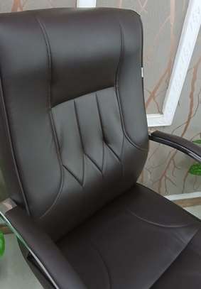 Office Chair; Classic Luxury Swivel Office Chair image 2