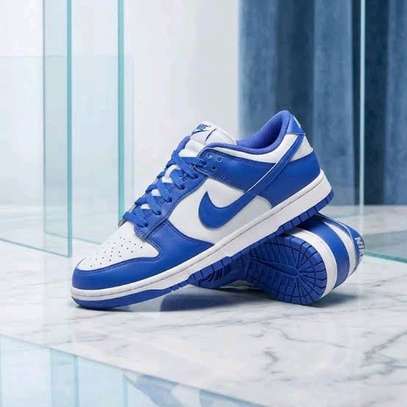 Sport shoes image 3