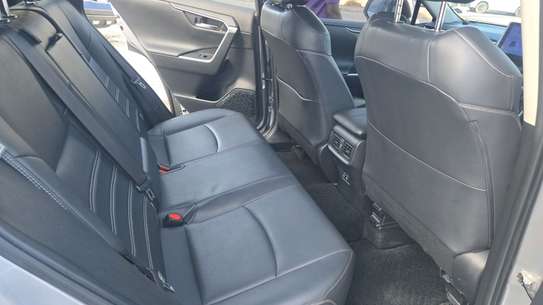 TOYOTA RAV4 2019 NEW SHAPE image 2