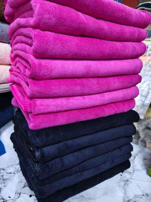 MICRO FIBRE SALON TOWELS image 4
