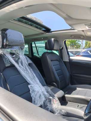 Volkswagen Tiguan Diesel engine 2020 Sunroof image 9