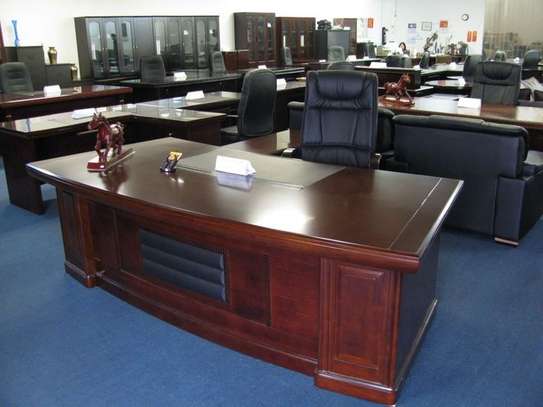 Modern 1.8M Executive Office Desk image 2