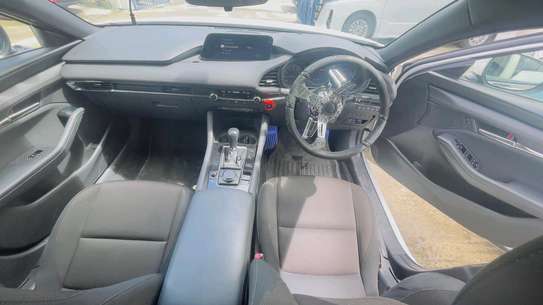 Mazda 3 petrol ⛽️ 2019model image 2