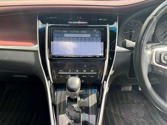 2019 Toyota harrier premium image 5