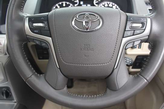 Toyota Landcruiser Prado TX-L 2019 18,000 Kms image 12