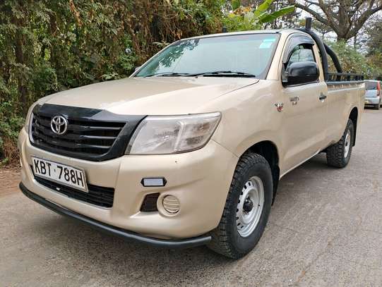 TOYOTA HILUX SINGLE CAB MANUAL LOCALLY ASSEMBLED image 4