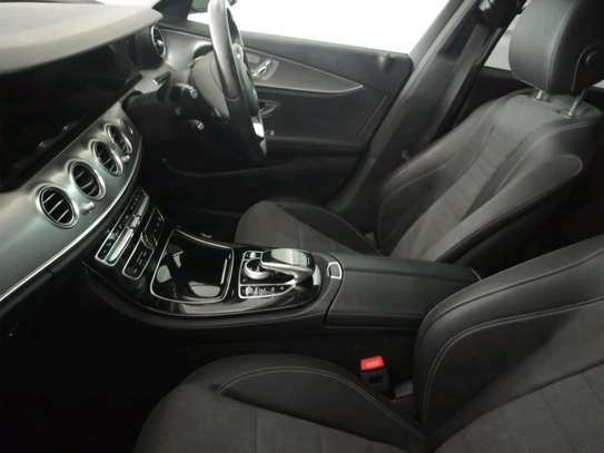 Mercedes Benz e200, 2018 model image 4