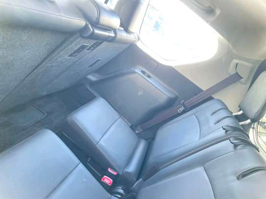TOYOTA LANDCRUISER PRADO TX.L 2019MODEL SUNROOF  7 SEATER image 4