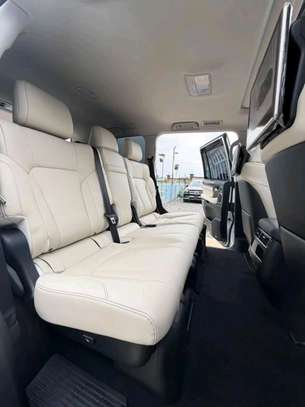 2019 Lexus Lx570 image 4