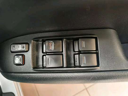 Toyota succeed Txg image 5