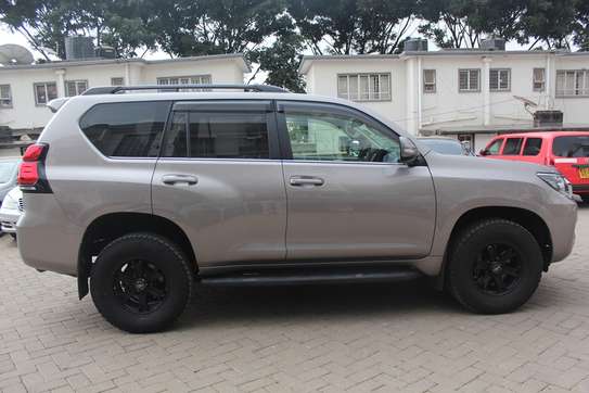 Toyota Landcruiser Prado TX-L 2019 18,000 Kms image 3