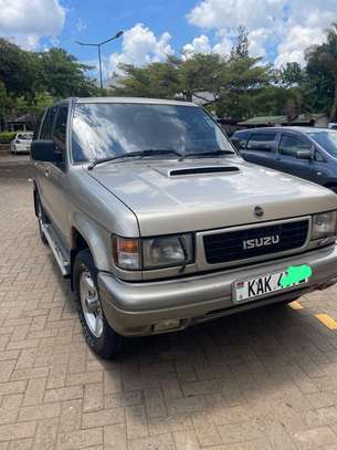Isuzu Trooper Local Assembled 1997 Gold image 2