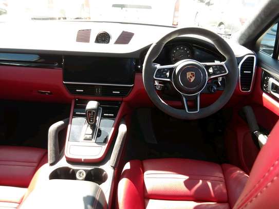 Porsche Cayenne 2021 Sunroof image 6