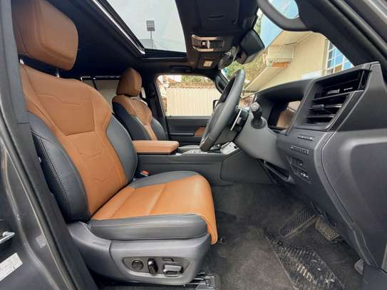 2025 Lexus GX550 image 2