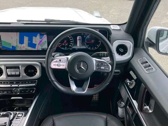 Mercedes Benz G400d image 17