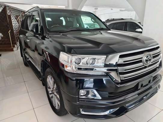 Toyota Land Cruiser ZX V8 sunroof black 2018 image 5