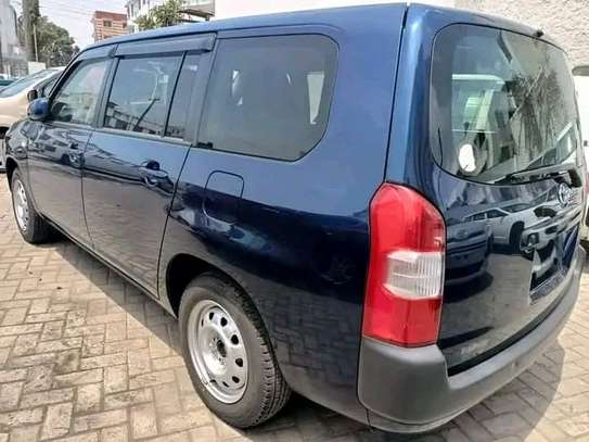 Toyota succeed TXG blue image 5