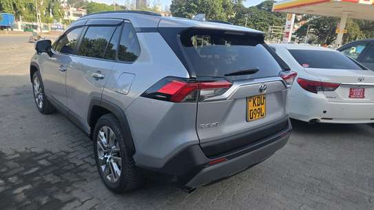 TOYOTA RAV4 2019 NEW SHAPE image 5