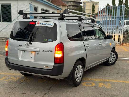 Toyota  succeed silver image 8