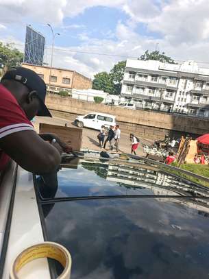 Sunroof glass replacement image 5