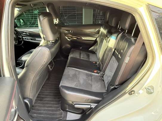 Toyota harrier 2018 model with sunroof on sale in mombasa image 2