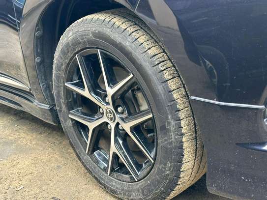Toyota harrier metallic black image 5