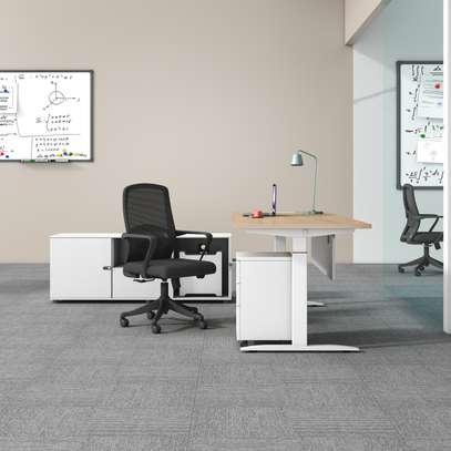 Office chair: Mid-back ergonomic office seat image 5