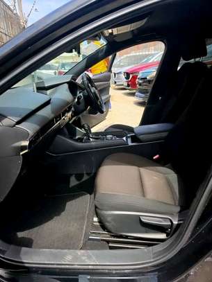 Madza 3 hatchback image 9
