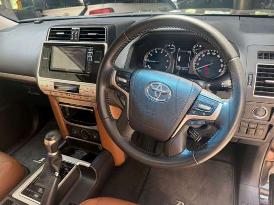 Toyota land cruiser prado TXL image 5