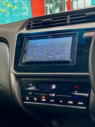 Make Honda Grace 2019 model silver color. image 3