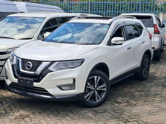 Nissan X-Trail sunroof image 2