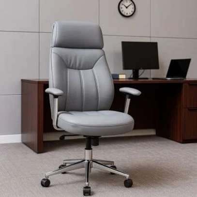 Executive Chairs : Directors Leather Executive Chair image 9