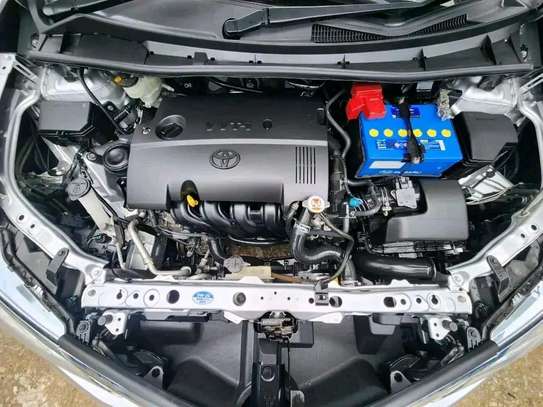 Toyota Fielder silver image 2