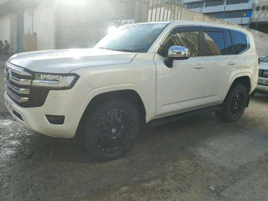 Toyota Land cruiser VX White 2021 image 3