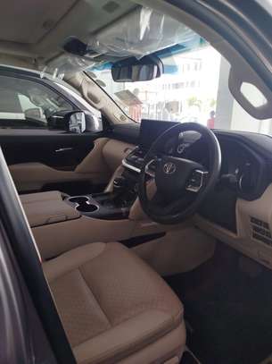 Land Cruiser LC300 image 4