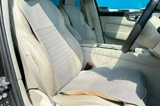 Volvo XC60 image 5