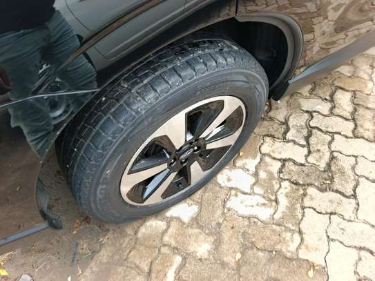 Subaru forester sj5 image 6