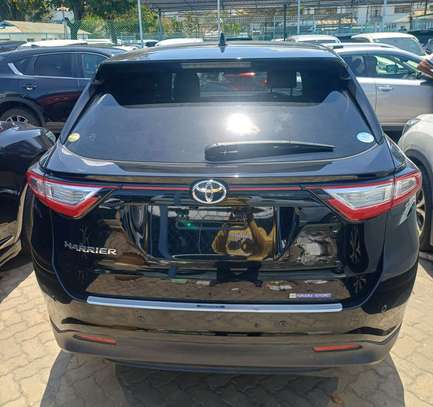 Toyota Harrier black image 2