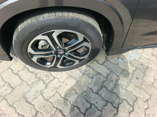 Honda vezel grey image 2