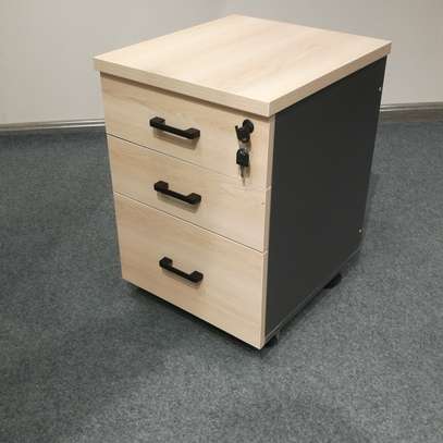3 Drawer Mobile Pedestal Cabinet image 7