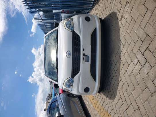 Toyota passo newshape image 5